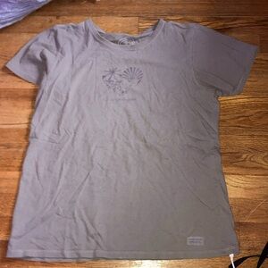 Grey t-shirt,